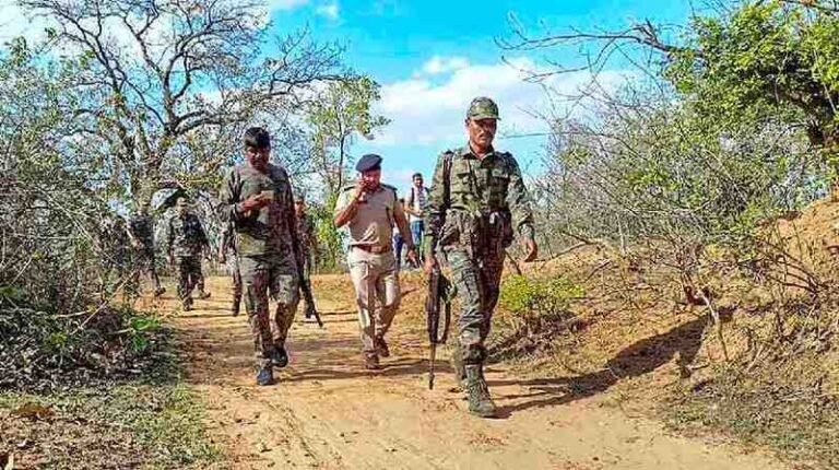 ઝારખંડમાં 8 નક્સલીઓનું એન્કાઉન્ટર, 1 કરોડ રૂપિયાનું ઇનામ ધરાવતો નક્સલી ઠાર