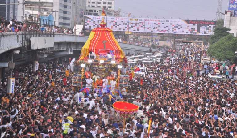 ભગવાન જગન્નાથ રથયાત્રામાં રંગબેરંગી ઝાંખીઓએ મંત્રમુગ્ધ કર્યા, શહેર ભક્તિમય બન્યું