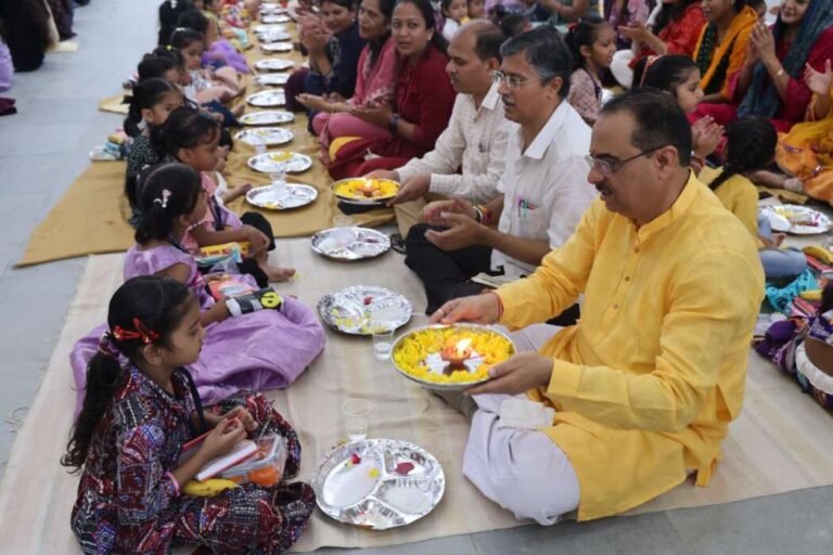 વીર નર્મદ યુનિવર્સિટીમાં 111 બાળ કન્યાઓનું પૂજન