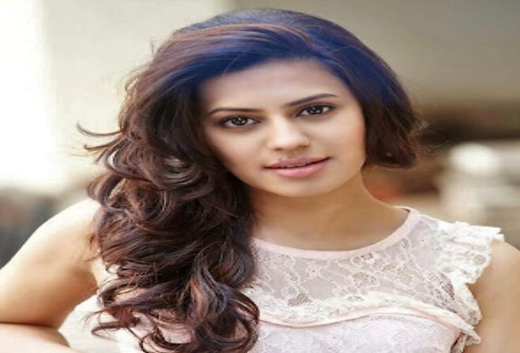 સોનાની દાણચોરી કેસમાં અભિનેત્રી રાણ્યા રાવને 102 કરોડનો દંડ – Gujarat ...