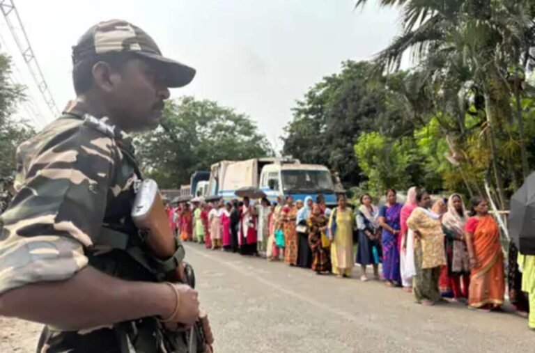 હાવડામાં ચૂંટણી તણાવ: EVM ખરાબ થતાં હોબાળો, નડિયામાં BJP એજન્ટ પર હુમલો