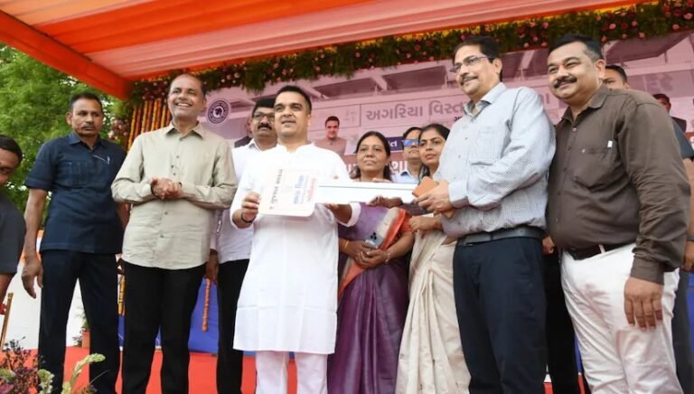 અગરિયાના બાળકો માટે ગુજરાત સરકારની અનોખી પહેલ, રણમાં દોડશે ‘સ્કૂલ ઓન વ્હીલ્સ’