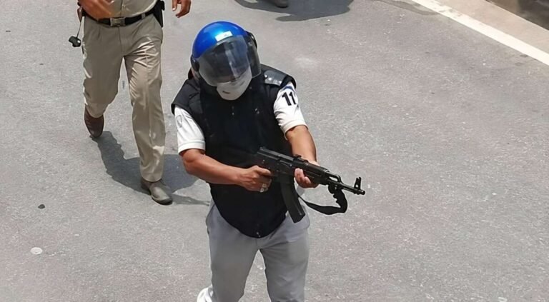 બિહારમાં વિરોધ પ્રદર્શન દરમિયાન AK-47થી ફાયરિંગ કરતો પોલીસકર્મી સસ્પેન્ડ