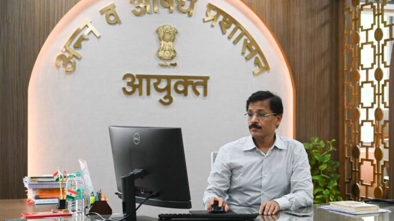 મહારાષ્ટ્રના ‘સિંઘમ’ IAS તુકારામ મુન્ઢે કોણ છે? જાણો શા માટે ફરી ચર્ચામાં છે આ કડક અધિકારી