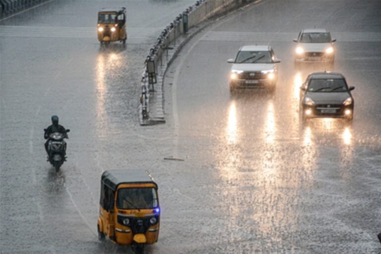 ગુજરાતના આ જિલ્લાઓમાં IMDની Warning, અરવલ્લીમાં ધોધમાર વરસાદથી સ્થિતિ બગડી