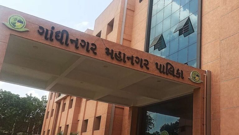 ગાંધીનગર મનપા ચૂંટણી: 44 ટિકિટ માટે પસંદગી પ્રક્રિયા શરૂ; આ 3 નિરીક્ષકો સાંભળશે વાત