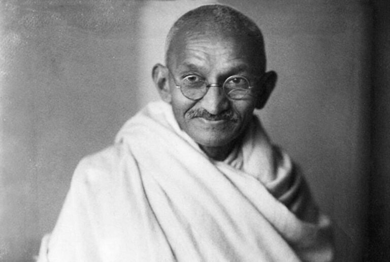 ગાંધી જયંતિ નિમિતે સુરતના રસ્તા પર અહિંસાનો સંદેશ, આટલા લોકોની વિશાળ માર્ચથી તંત્ર હચમચ્યું!