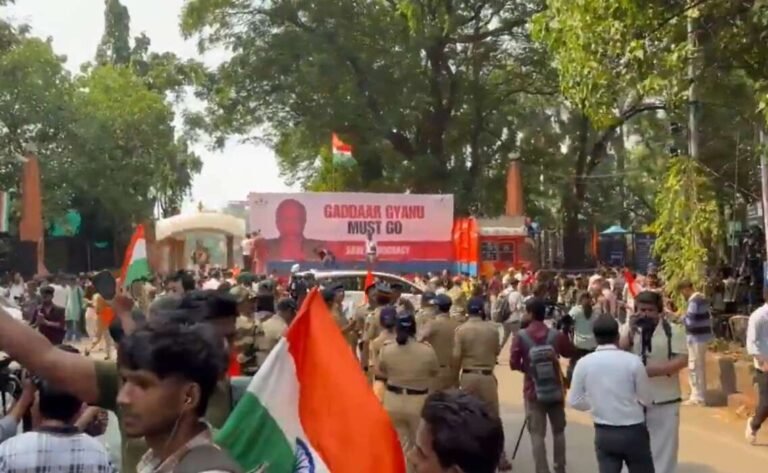 VIDEO: ધર્મેન્દ્ર પ્રધાન પછી હવે જ્ઞાનેશ કુમાર પર CJPનું નિશાન? મુંબઈમાં ‘જેલ ભરો’ આંદોલનથી ગરમાયું રાજકારણ