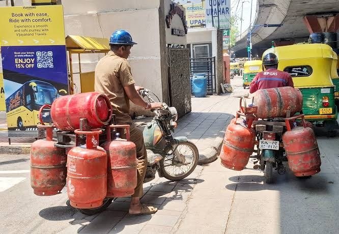LPG સિલિન્ડર બચાવવો છે તો આજે જ બદલો રસોઈની આ આદતો!